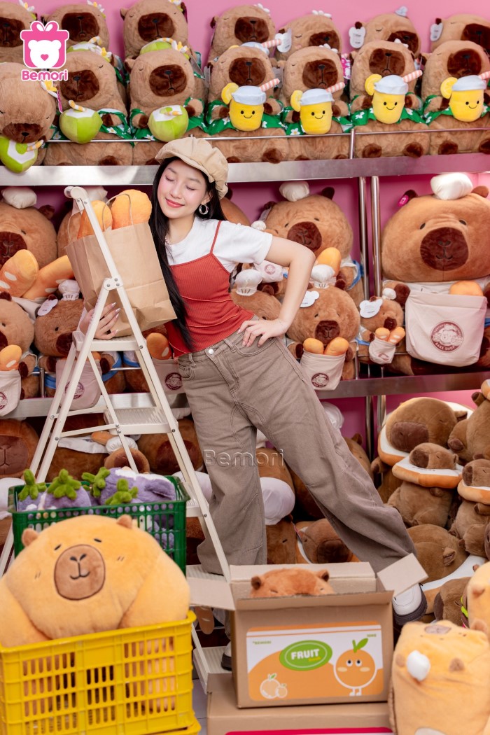 Mở đầu thực đơn là Capybara bánh mì