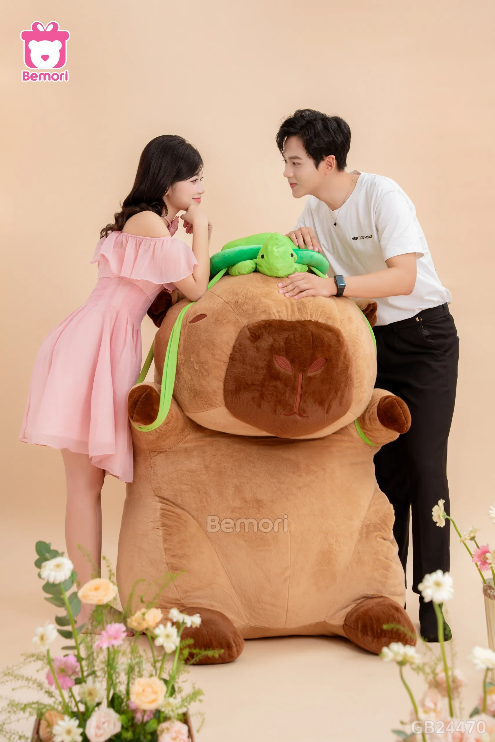 Capybara si tình: Tình yêu lớn trong chiếc túi rùa nhỏ