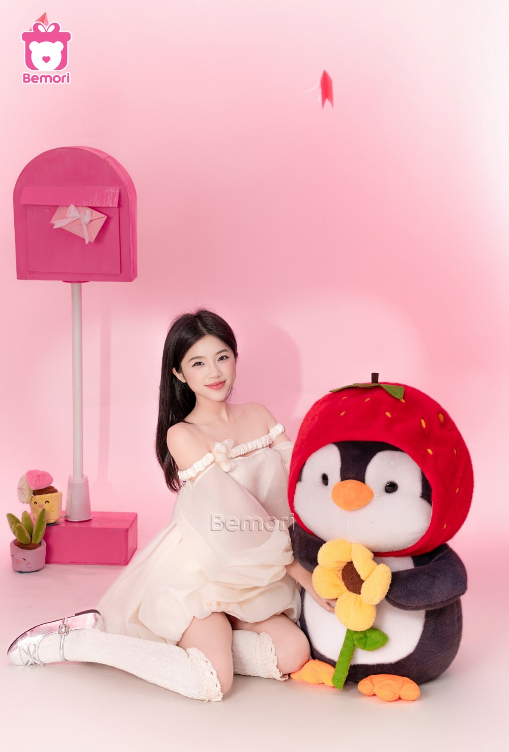 Một món quà cánh cụt bông khổng lồ thay ngàn câu “anh yêu em”