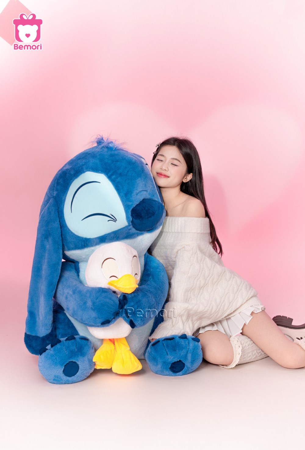 Chú gấu bông Stitch khổng lồ sẽ thay anh che chở cho em