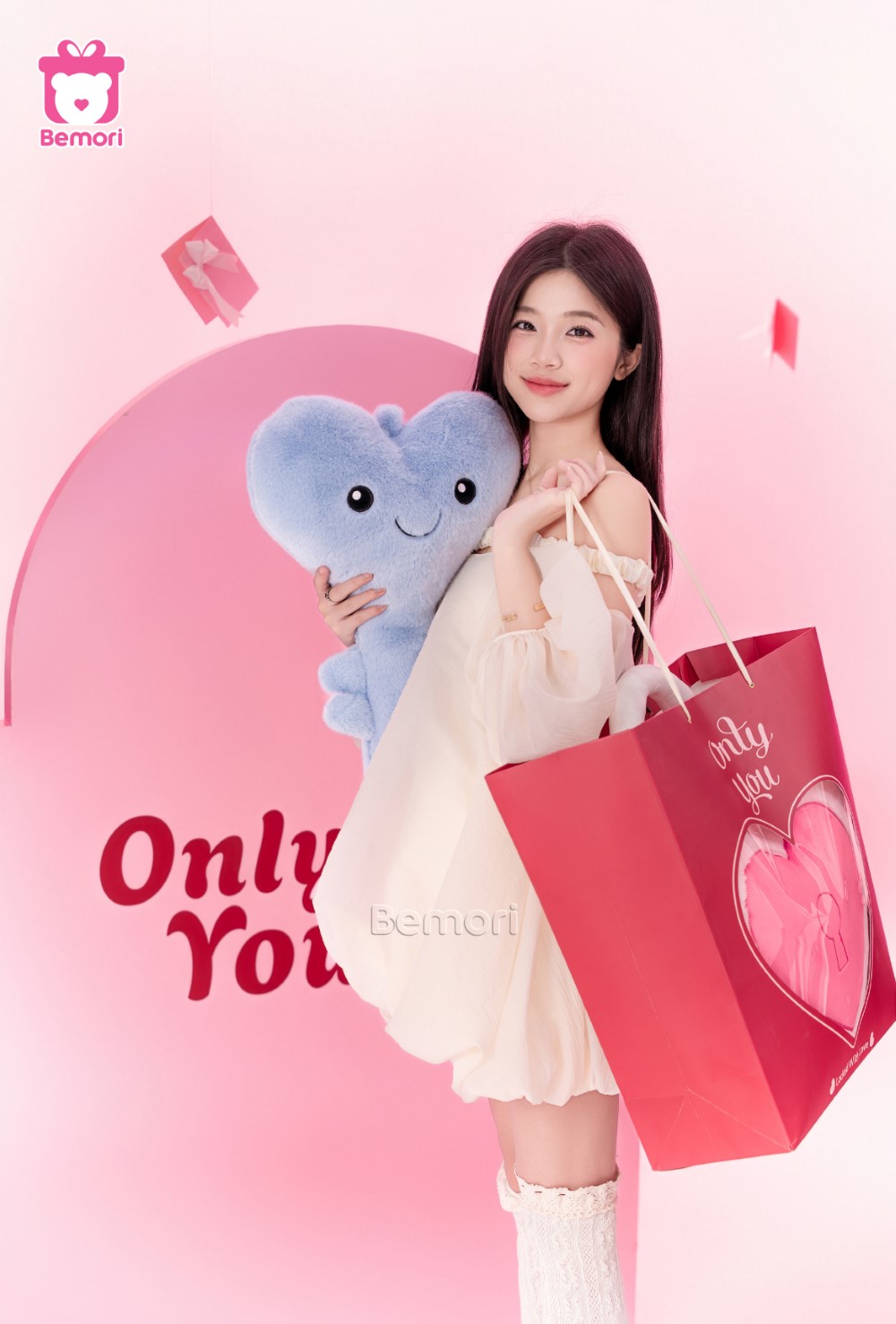 Gấu bông đôi: Khóa chặt tim em bằng yêu thương