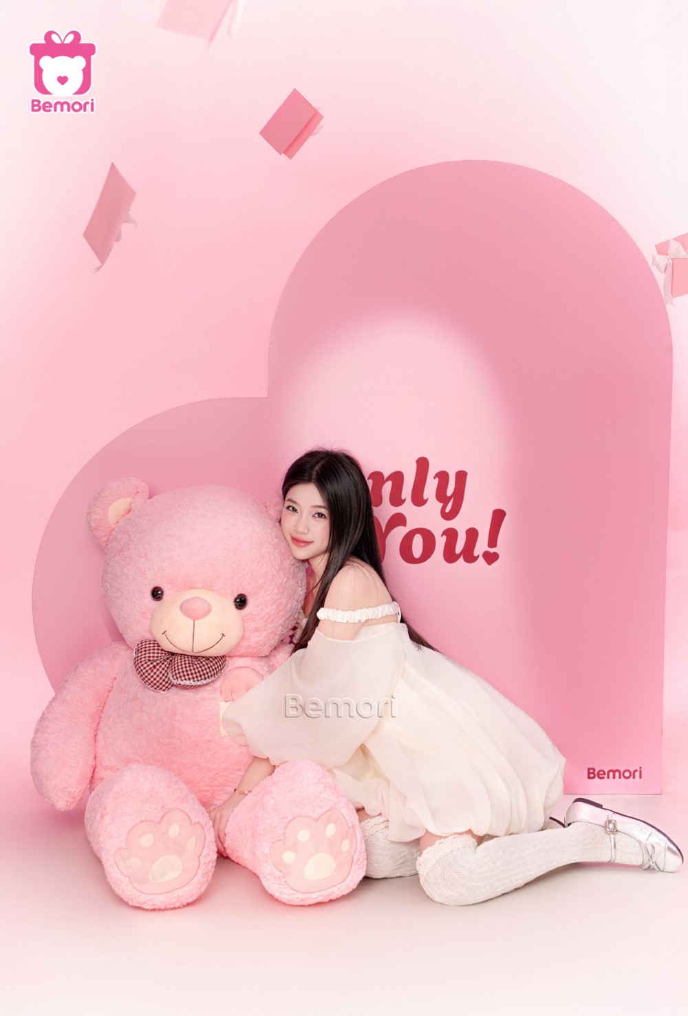 Gấu bông Teddy khổng lồ bên nàng những lúc buồn tủi