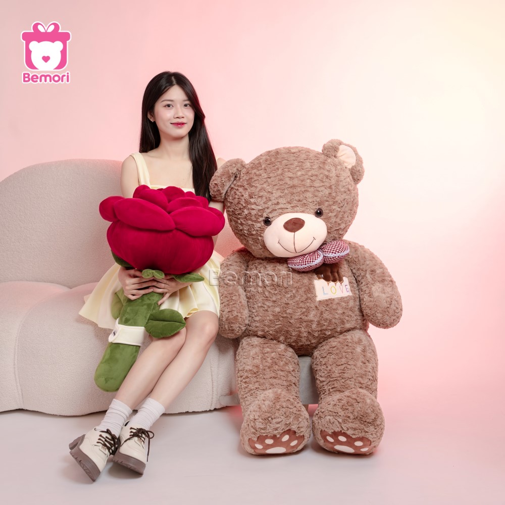 Một mùa hoa nở, một mùa yêu thương