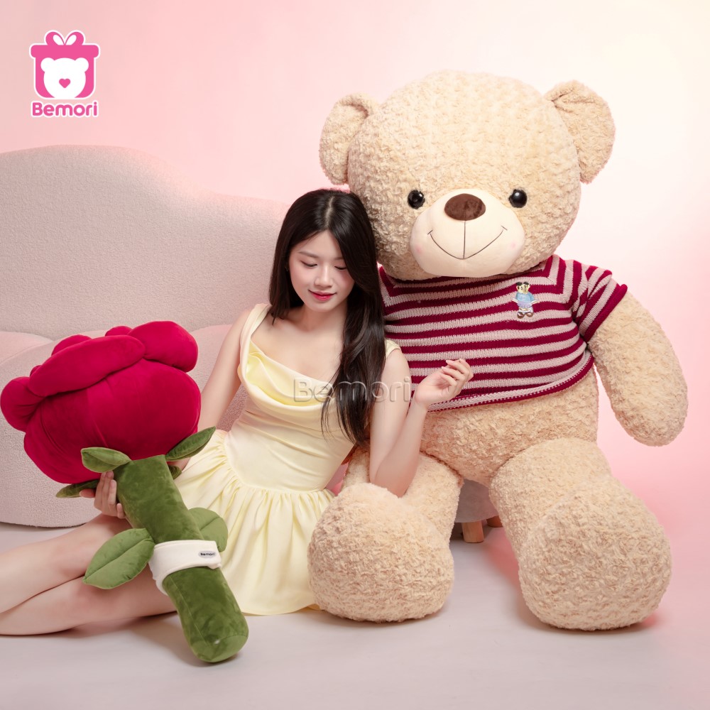 Bông hồng khổng lồ màu đỏ: biểu tượng của tình yêu nồng cháy