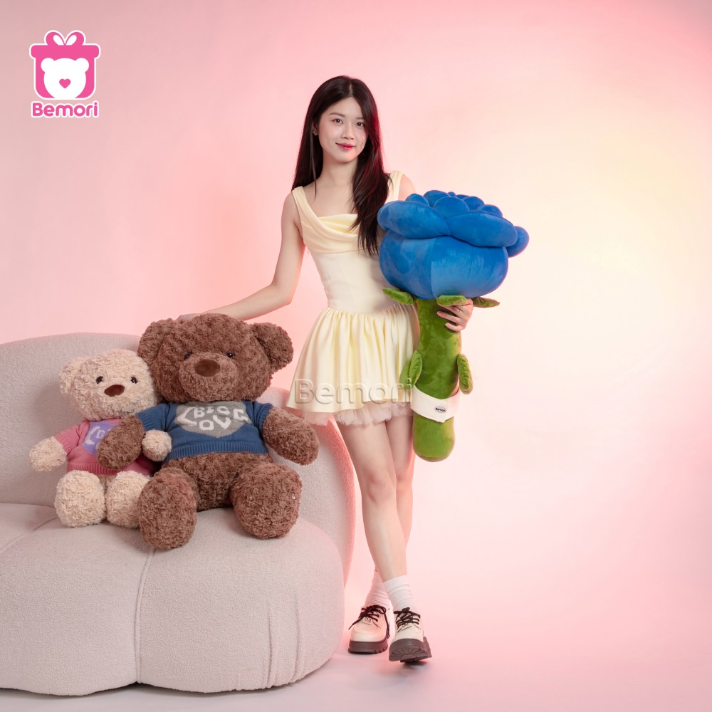 Bông hồng khổng lồ xanh coban: biểu tượng của tình yêu bền vững và khác biệt