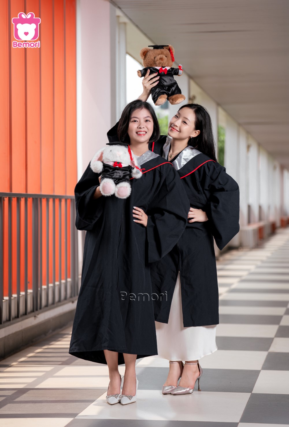 gấu bông tốt nghiệp: quà tặng tốt nghiệp cho bạn thân