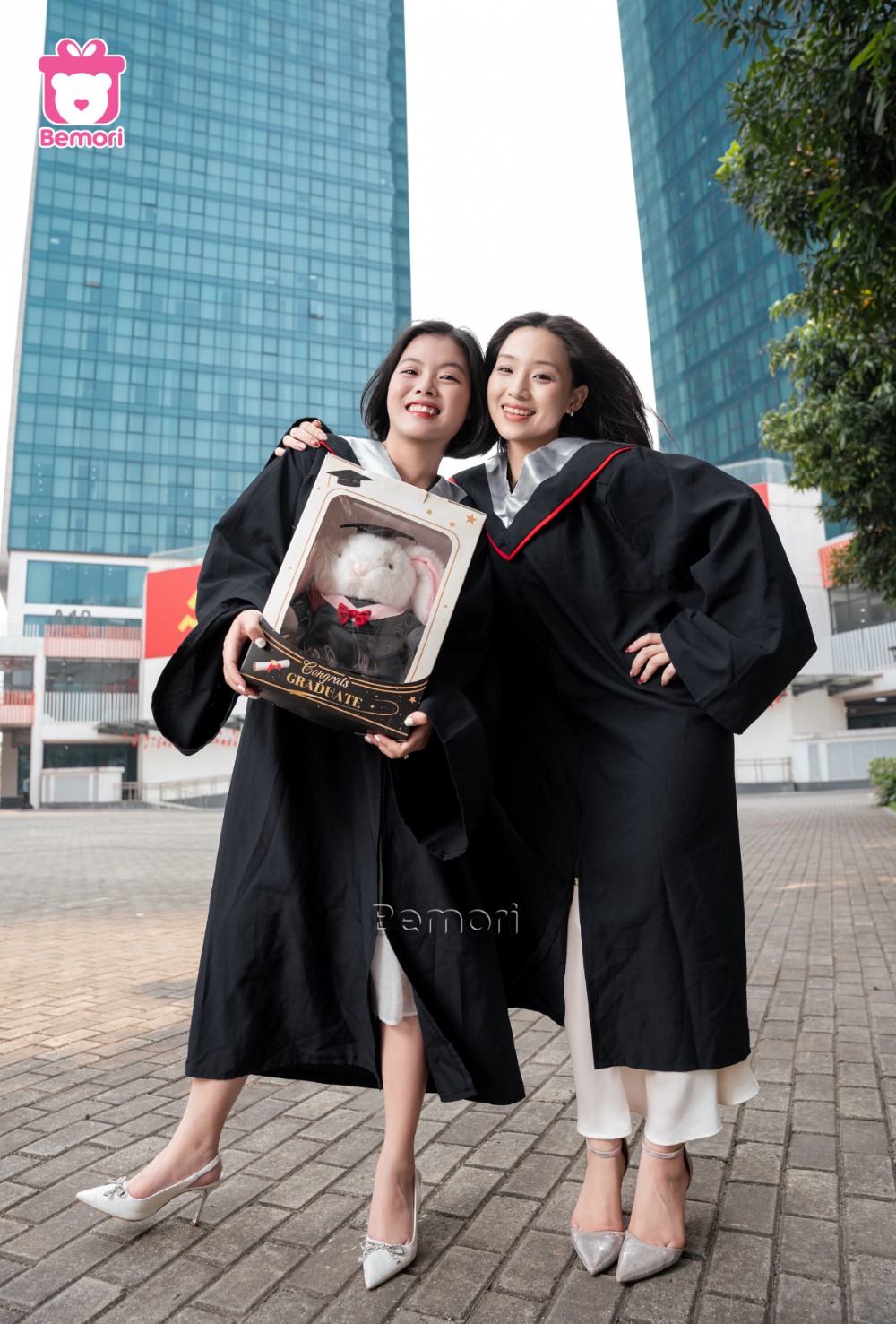 Quà tặng tốt nghiệp cho bạn thân: món quà nhỏ, kỷ niệm lớn