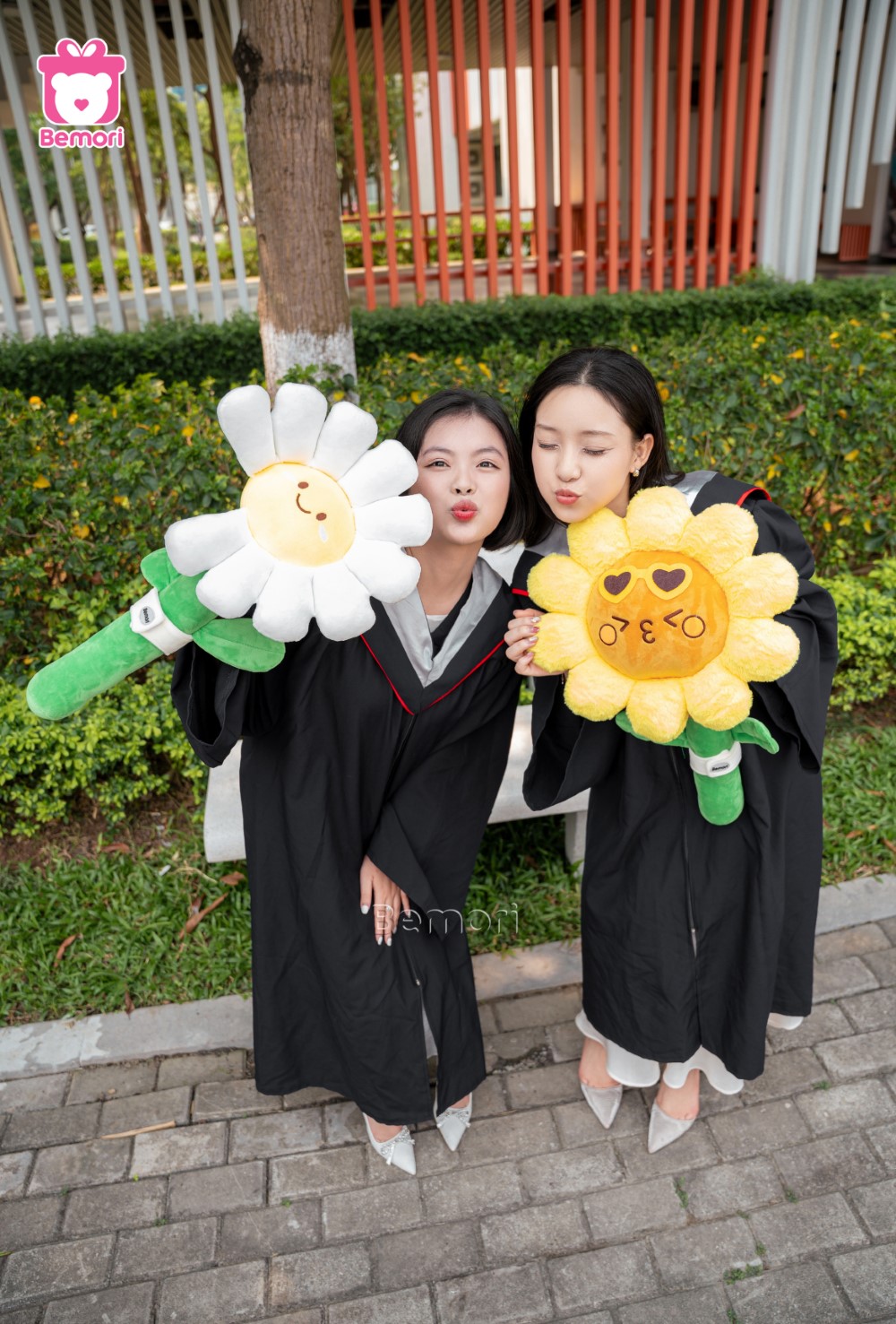 hoa gấu tốt nghiệp: quà tặng tốt nghiệp cho bạn thân