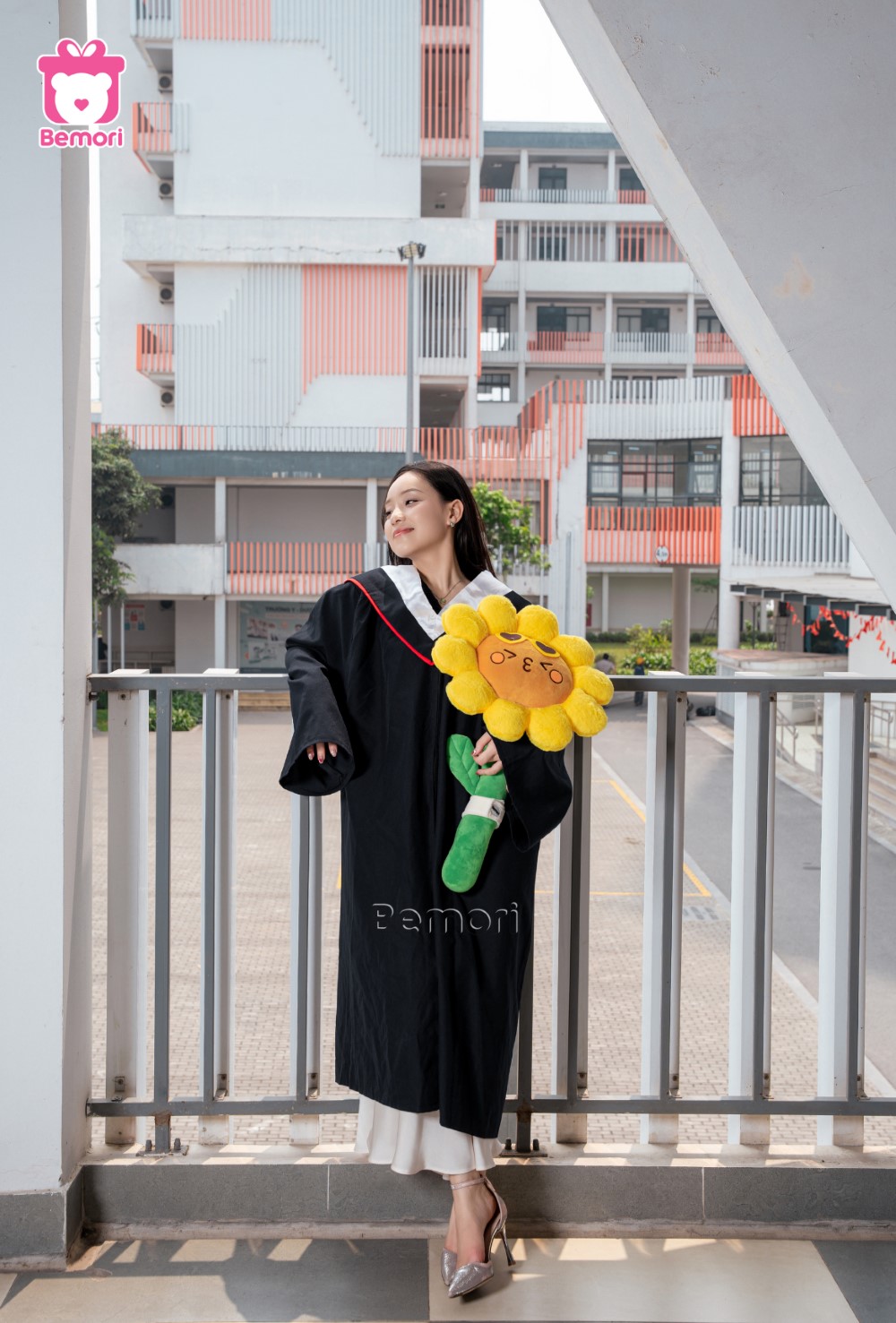 Hoa bông rực rỡ như cô bạn gái rạng ngời