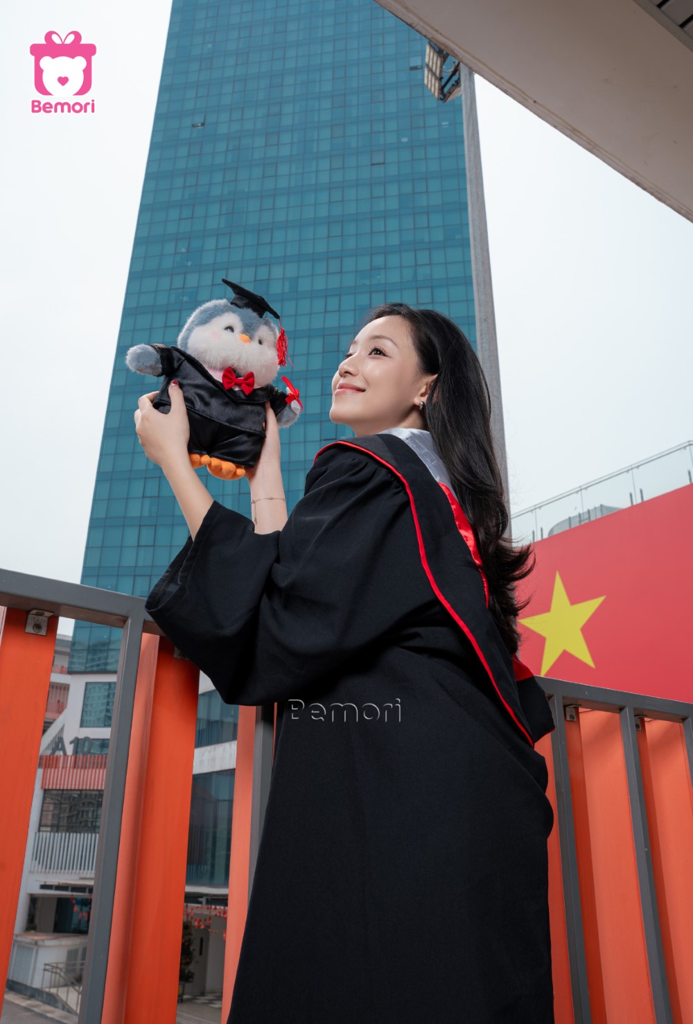 gấu bông tốt nghiệp: quà tặng tốt nghiệp cho nữ