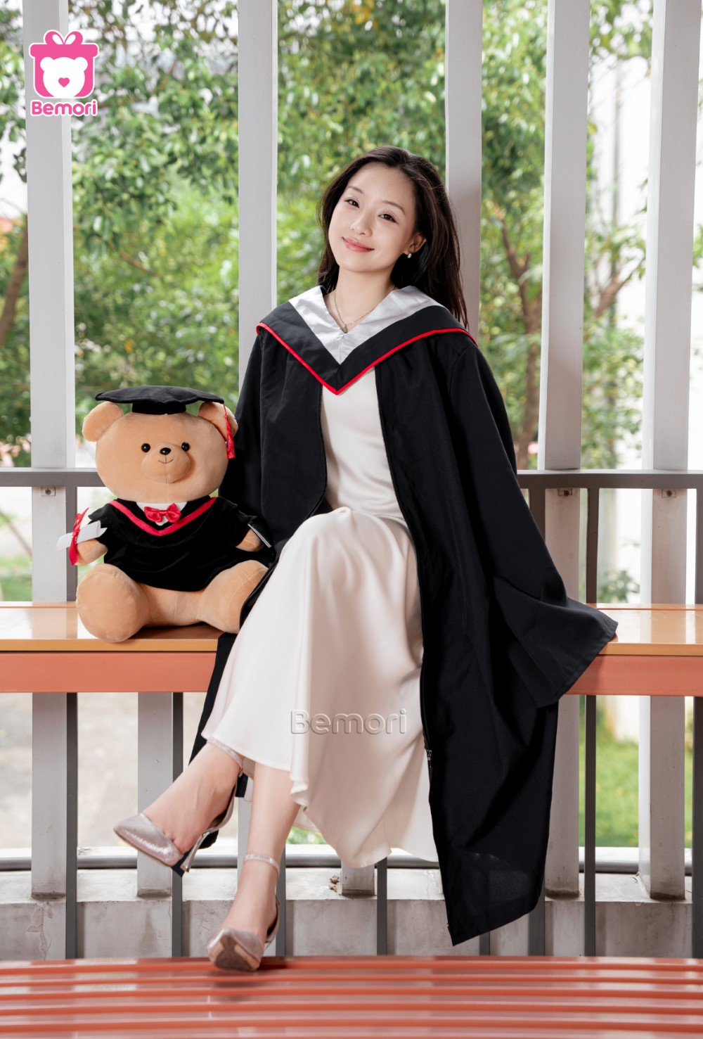 gấu bông tốt nghiệp: quà tặng tốt nghiệp cho nữ