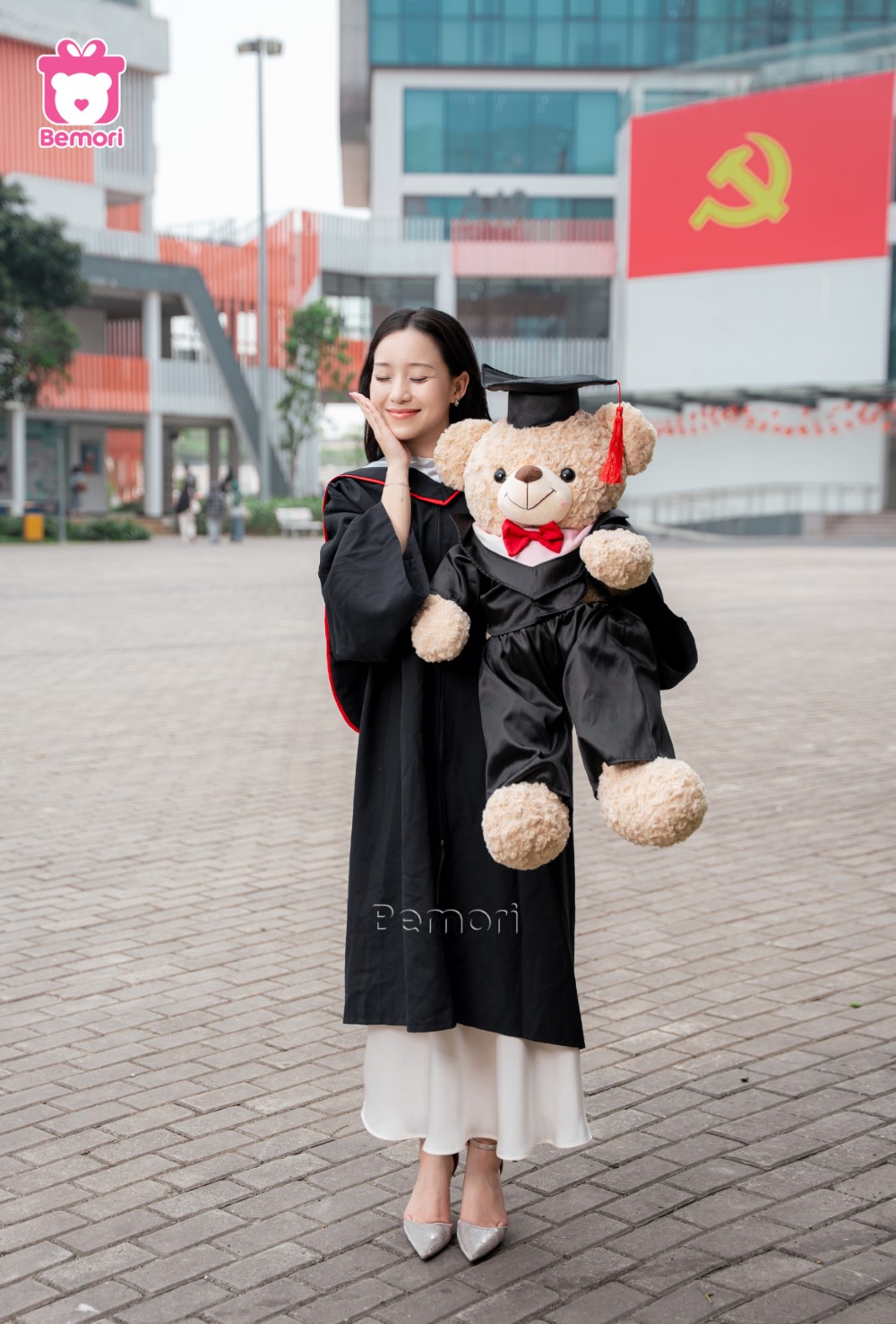 Địa chỉ mua quà tốt nghiệp cho nữ uy tín, nhiều mẫu xinh