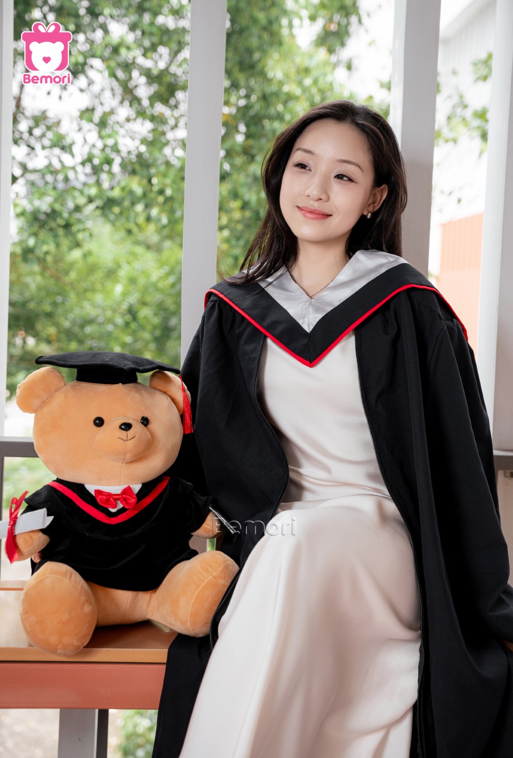 Gấu tốt nghiệp đồng hành cùng ngày trưởng thành