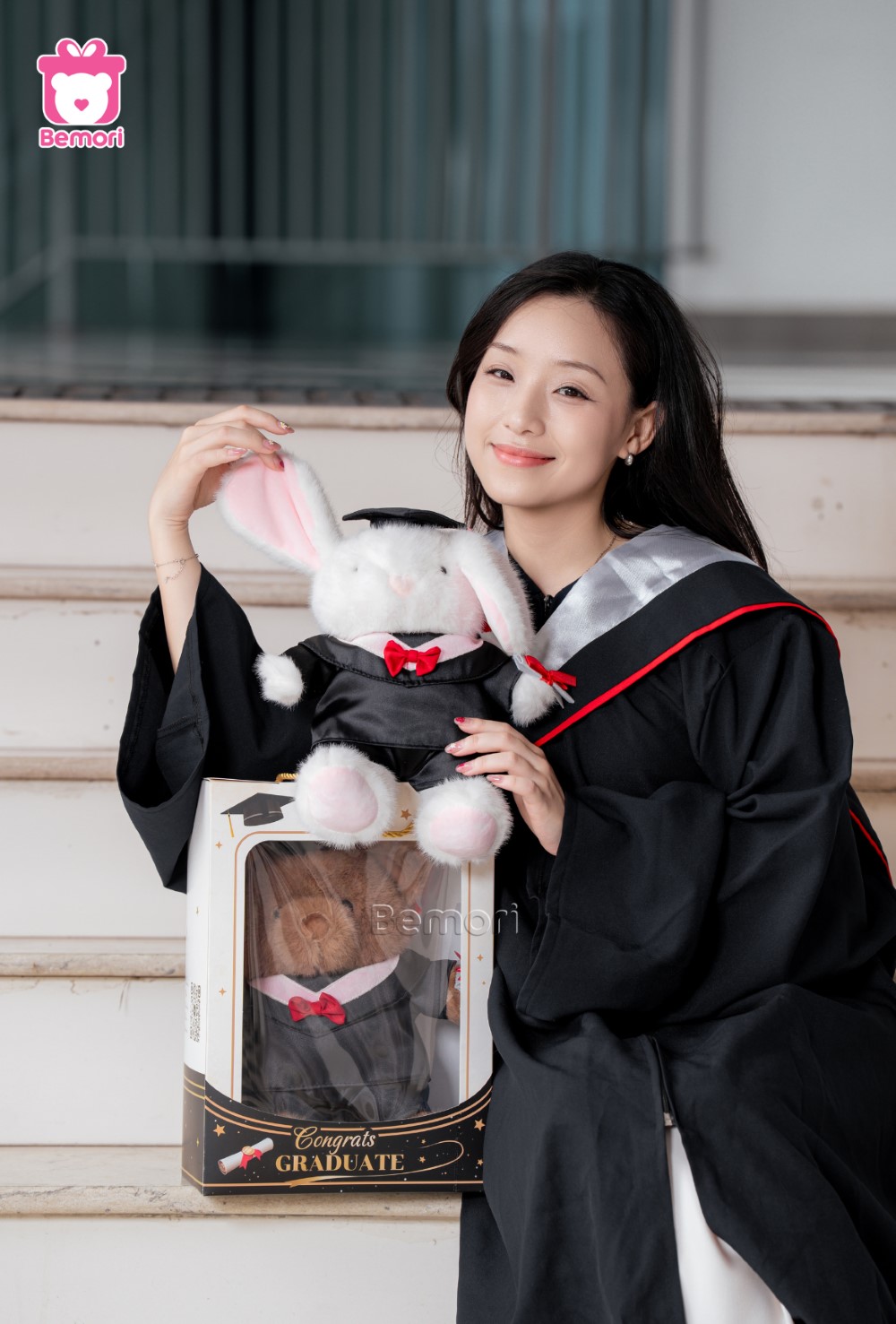 Một hộp quà khiến ngày tốt nghiệp thêm ý nghĩa