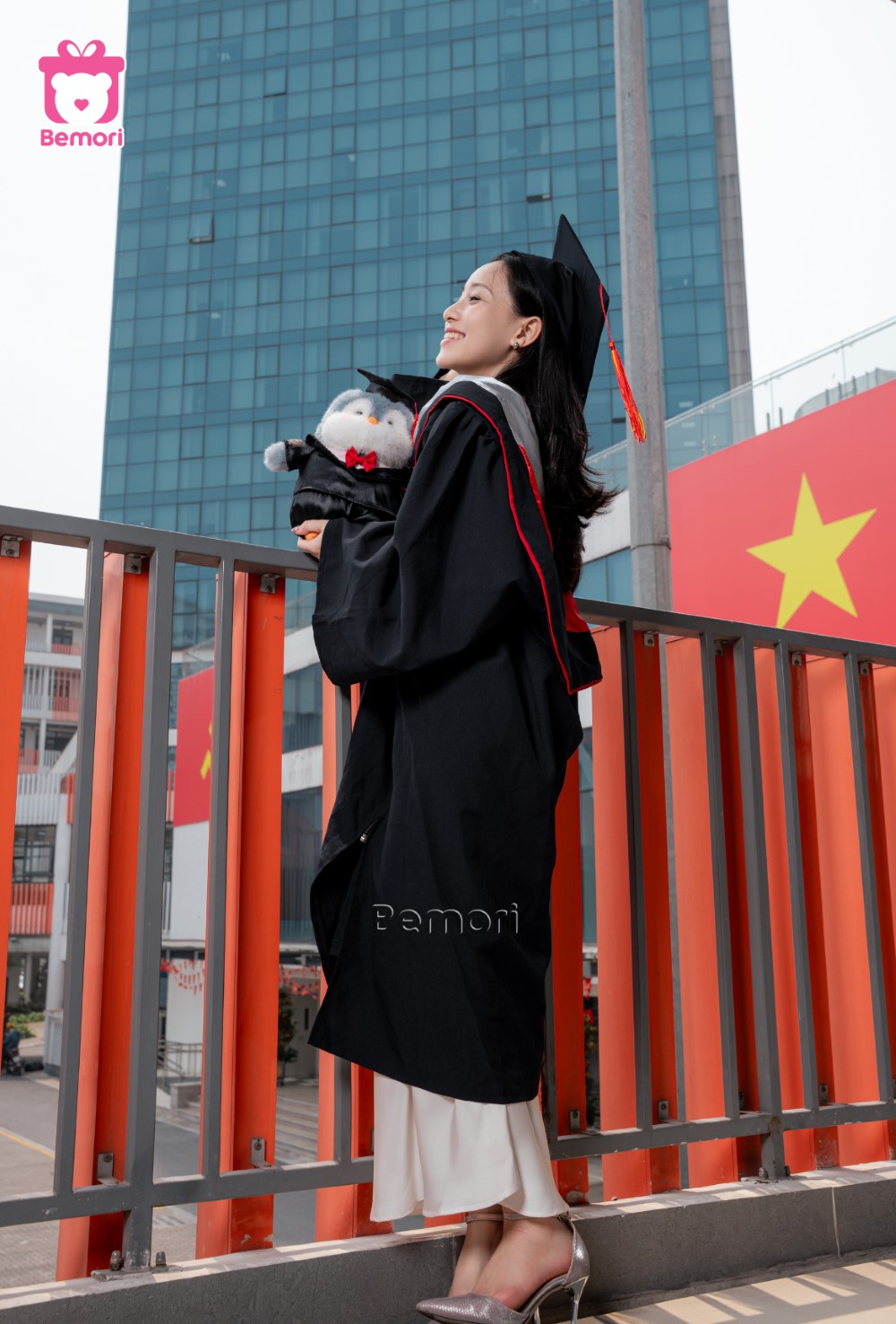 gấu bông tốt nghiệp: quà tặng tốt nghiệp cho nữ