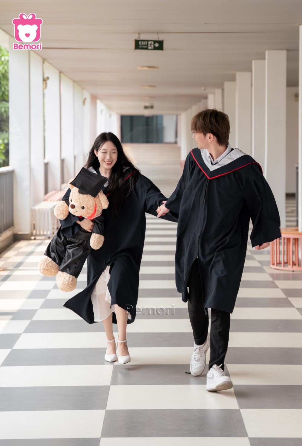 concept chụp ảnh tốt nghiệp của cặp đôi