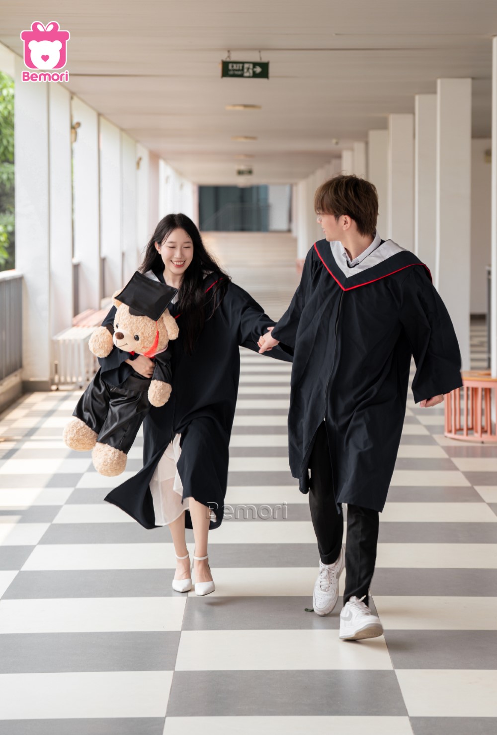 Thanh xuân rực rỡ qua BST gấu bông tốt nghiệp Be Grad