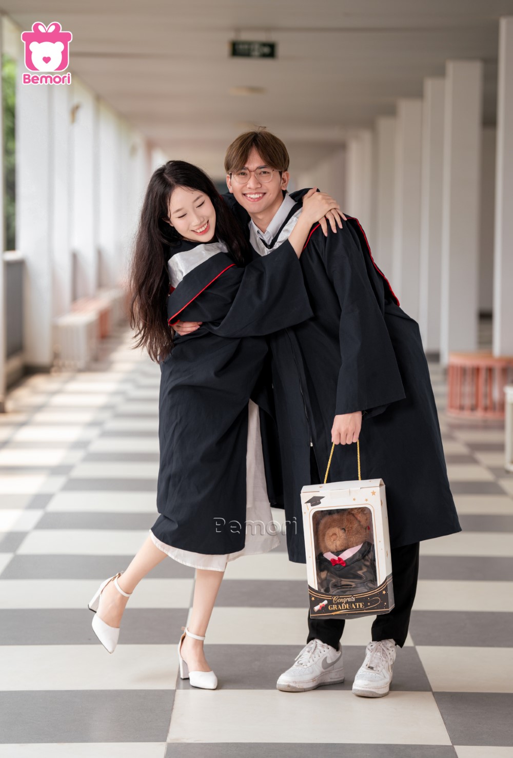 concept chụp ảnh tốt nghiệp của cặp đôi