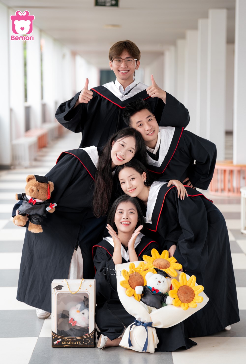 gấu bông tốt nghiệp: Một chương khép lại, một hành trình mở ra