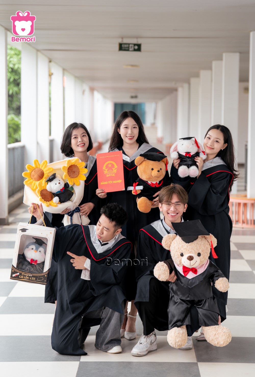 gấu bông tốt nghiệp: quà tặng tốt nghiệp cho nhóm bạn thân