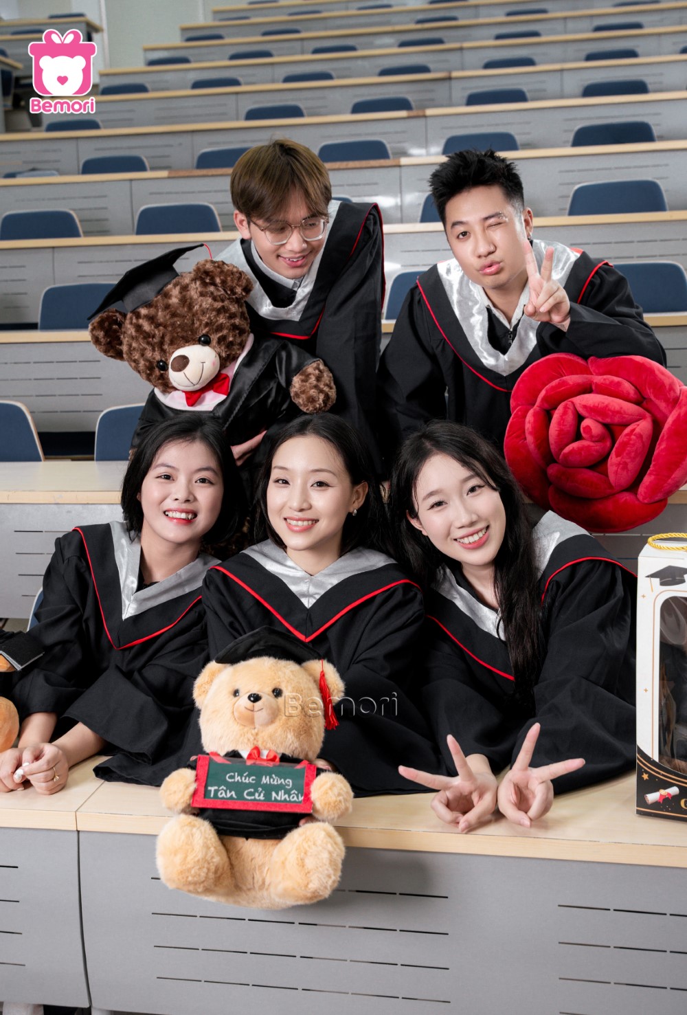 gấu bông tốt nghiệp: quà tặng tốt nghiệp cho nhóm bạn thân
