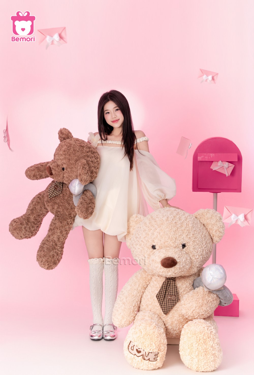 Gấu bông Teddy đeo nhẫn dành tặng nàng dịp Valentine