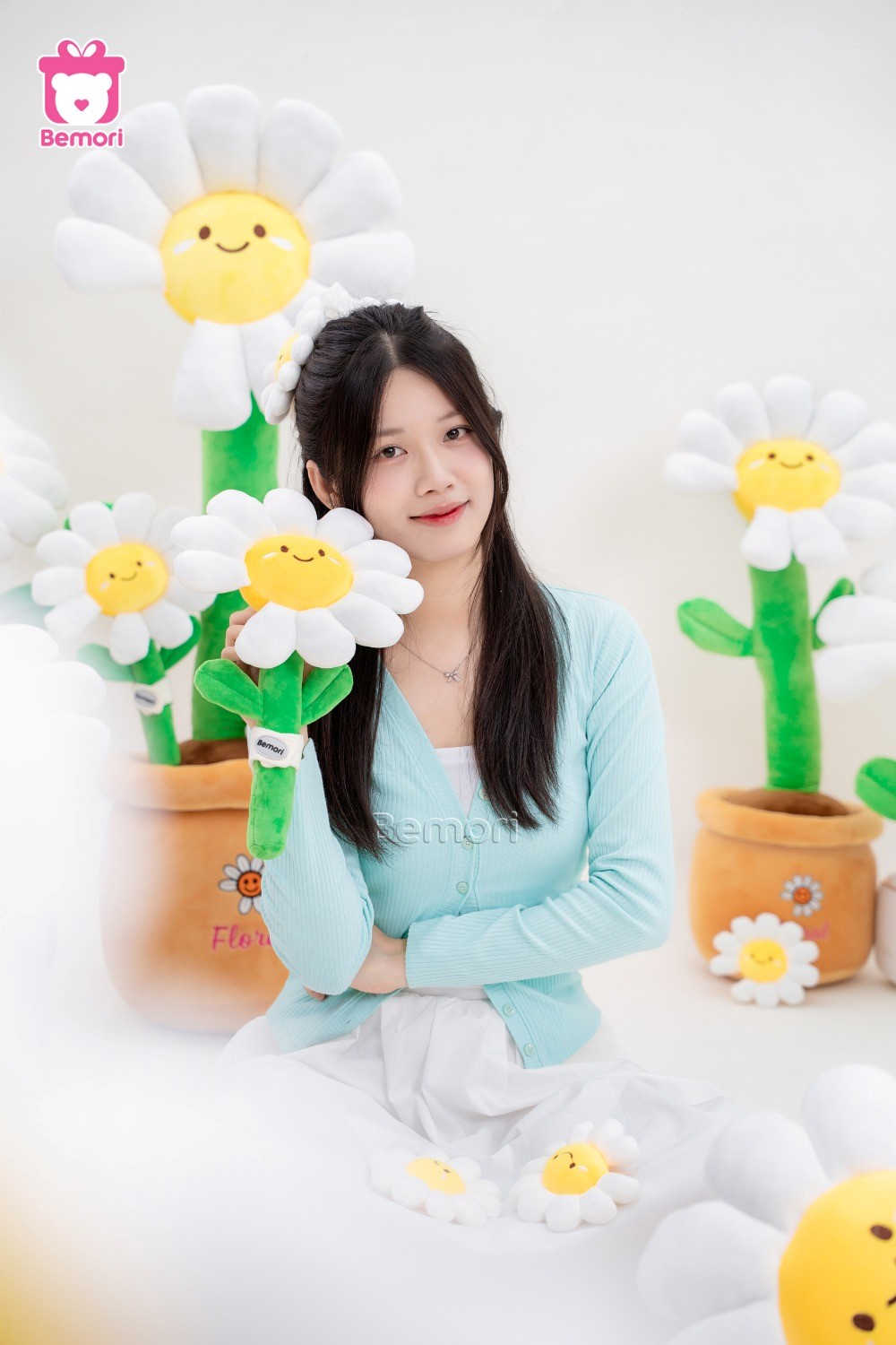 Phần mặt cười chính giữa như một lời chào tươi tắn