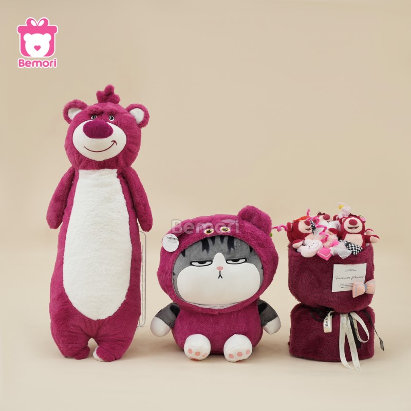 Gối Ôm Lotso Dâu, Mèo Hoàng Thượng Cosplay Lotso và Set Bó Hoa Lotso chính là món quà khiến mọi cô gái tan chảy