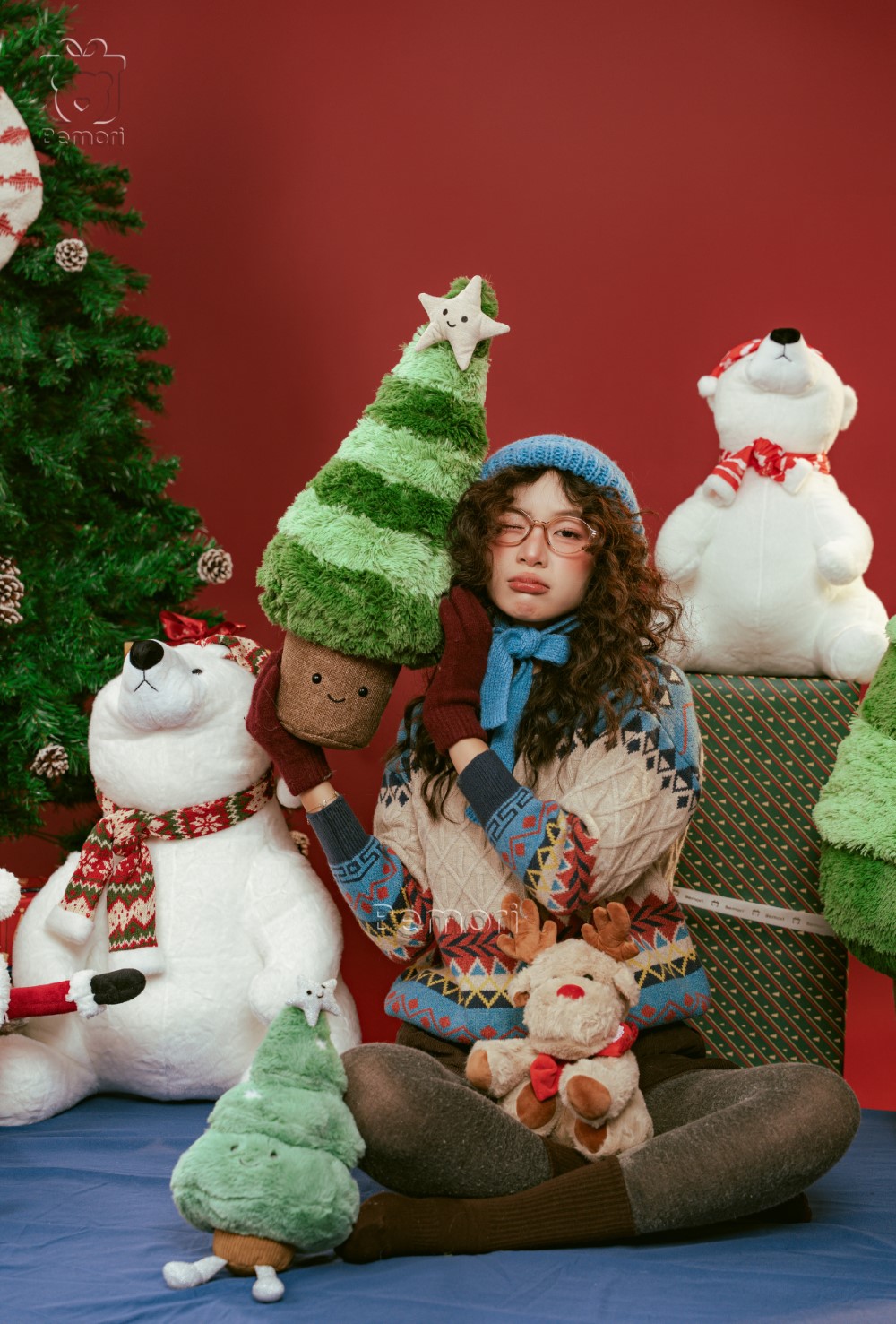 Gấu bông linh vật Giáng sinh mang phép màu đến ngôi nhà bạn