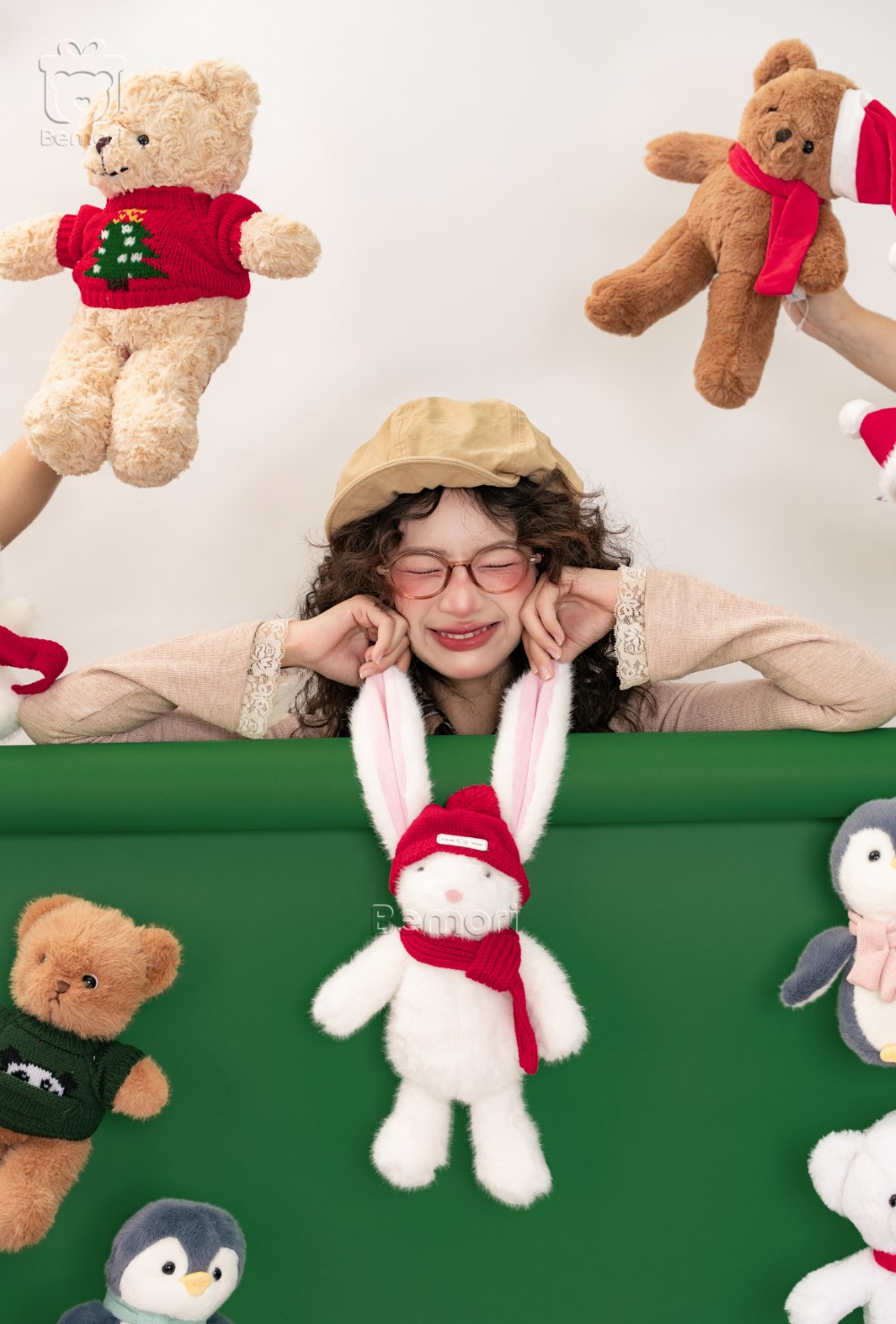 Thỏ bông Giáng sinh: quà tặng ngọt ngào cho người thân