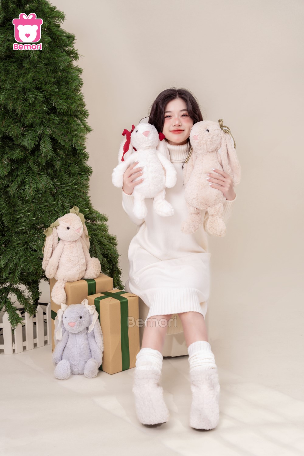 Thỏ Bunny Tai Dài phiên bản Noel có thêm chiếc nơ xinh xắn