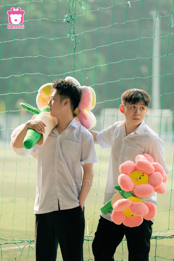 Giữa dòng thời gian, chỉ có tình yêu là vẫn mềm như hoa