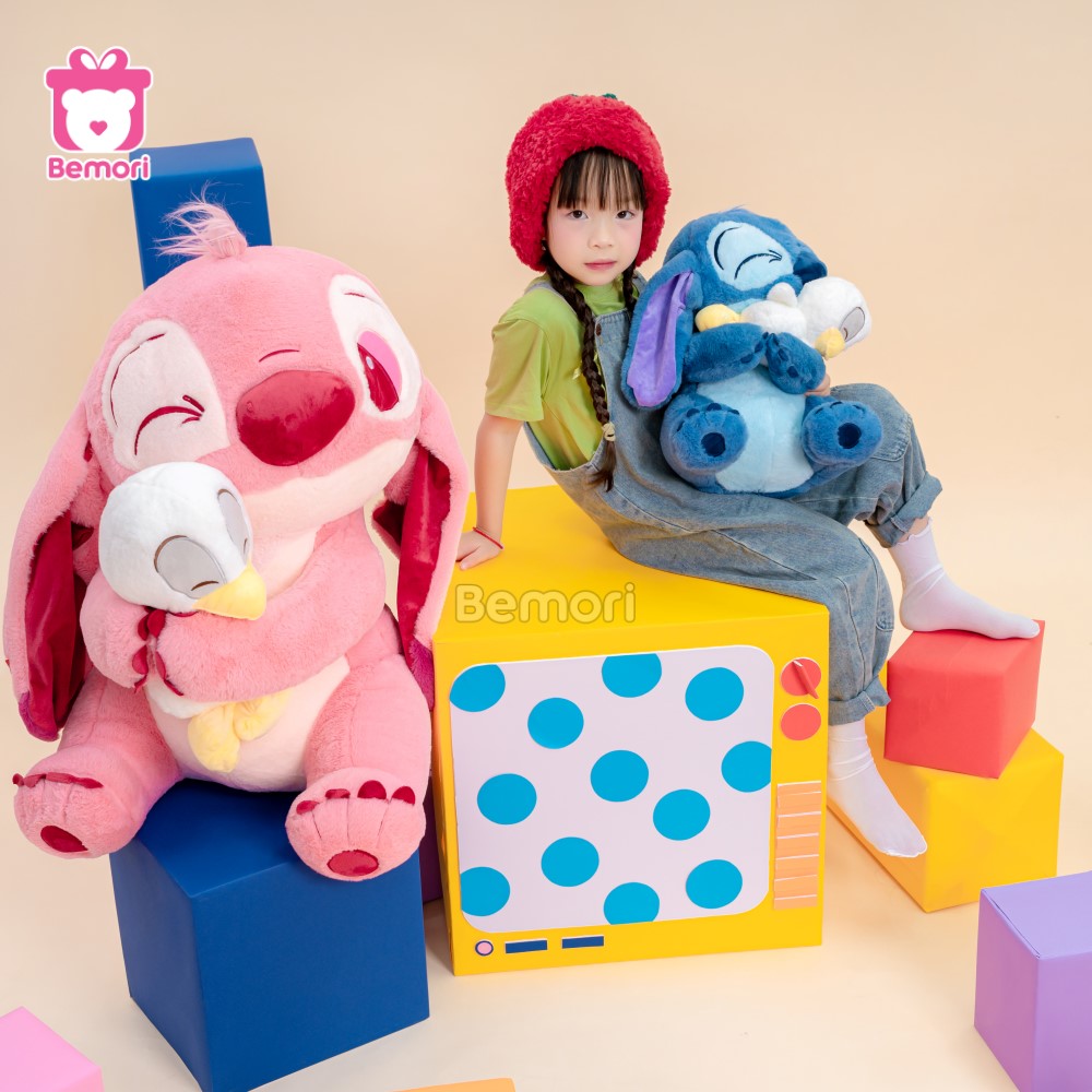 Gấu Bông Stitch Ôm Vịt