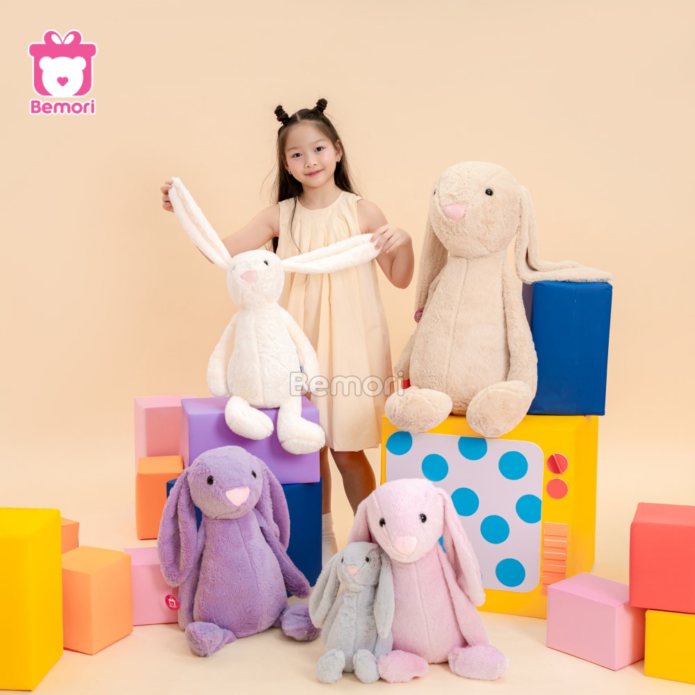 Bé yêu tỏa sáng cùng những chú Thỏ Bunny tai dài