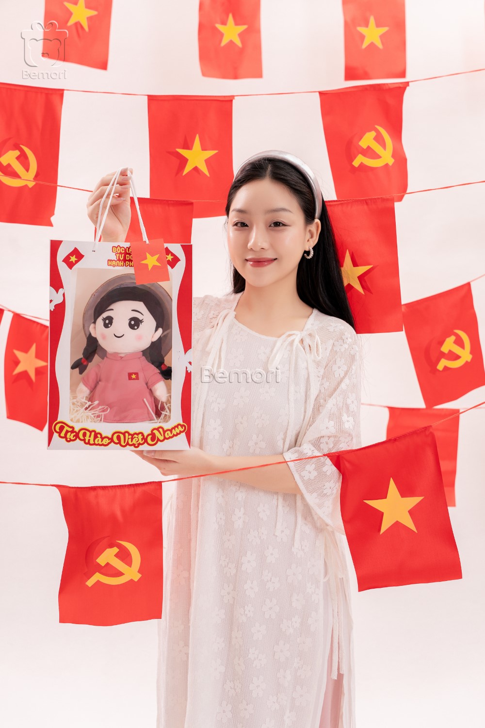 Gấu bông cô gái Việt Nam