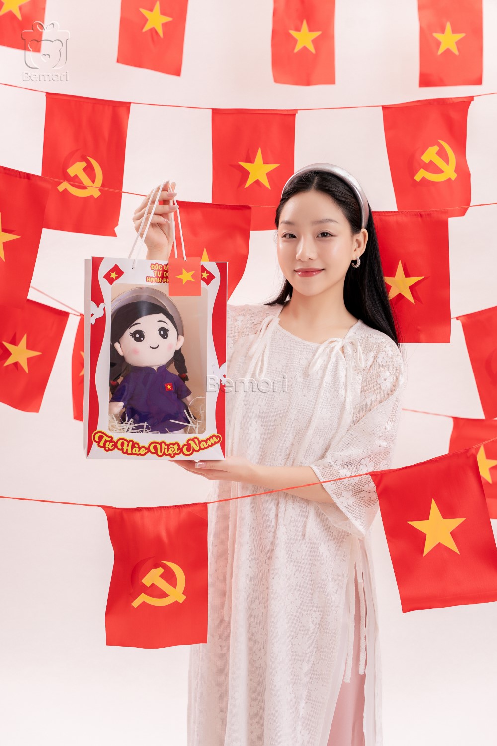 Gấu bông cô gái Việt Nam