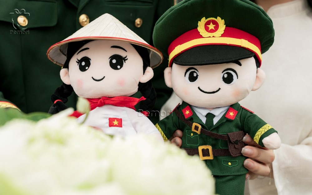 Gấu bông nhưng đầy tinh thần dân tộc