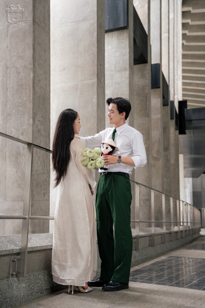 Một món quà nhỏ, ôm cả niềm tự hào dân tộc