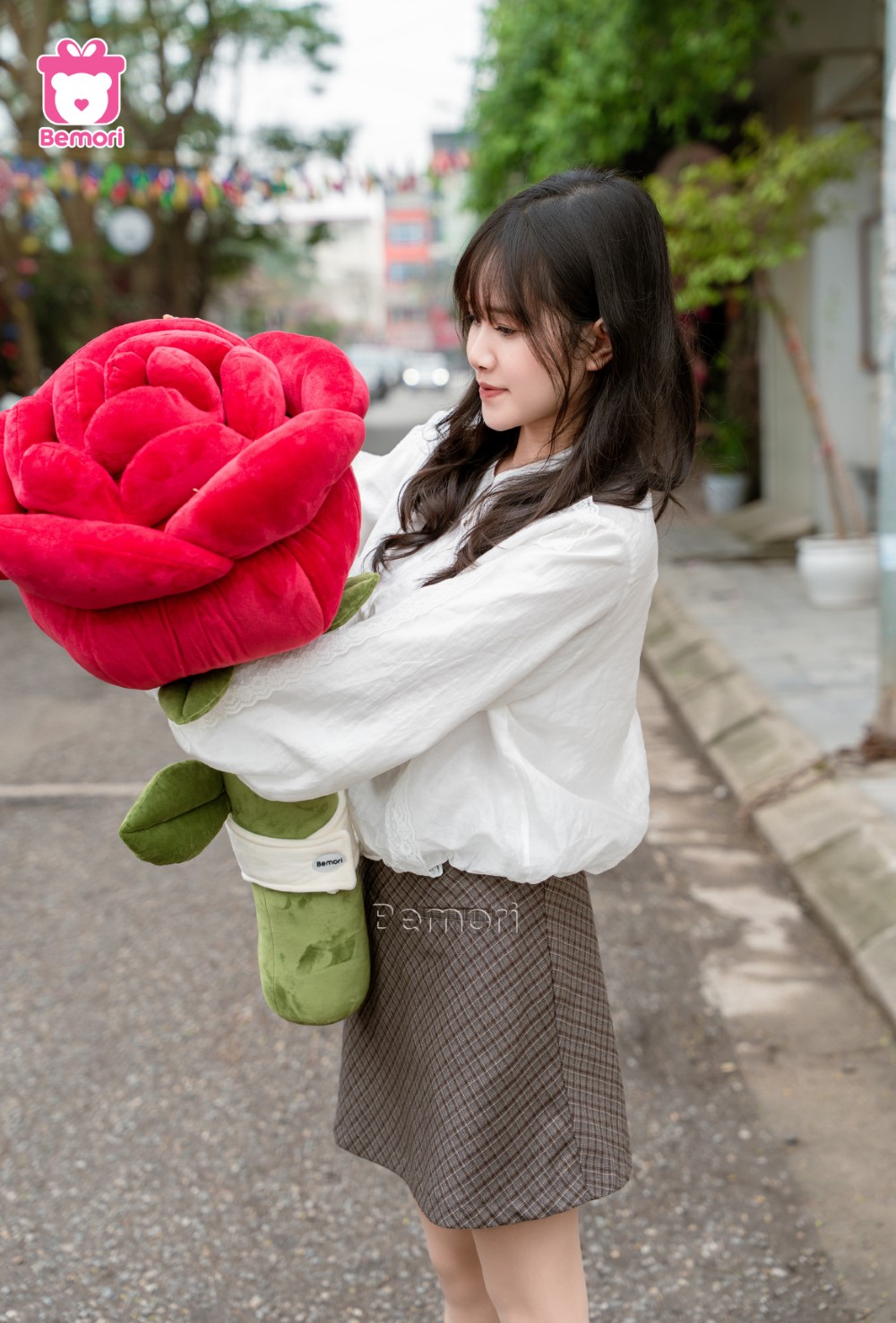 Điện thoại bạn đã lưu 1001 bức ảnh xinh của nàng cùng hoa bông chưa