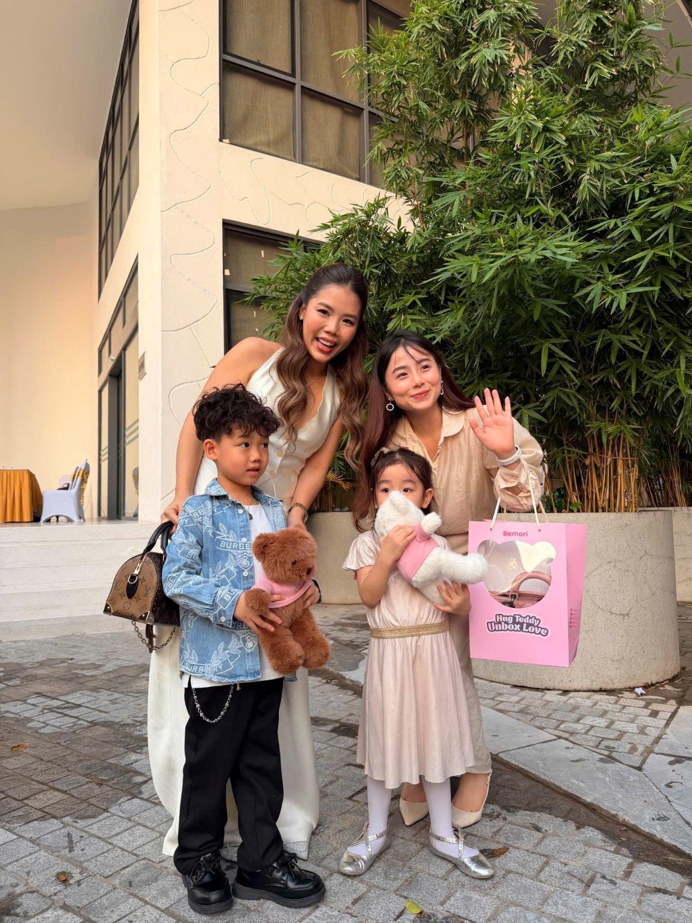 Gấu bông Bemori trở thành người bạn đồng hành của "sao nhí"