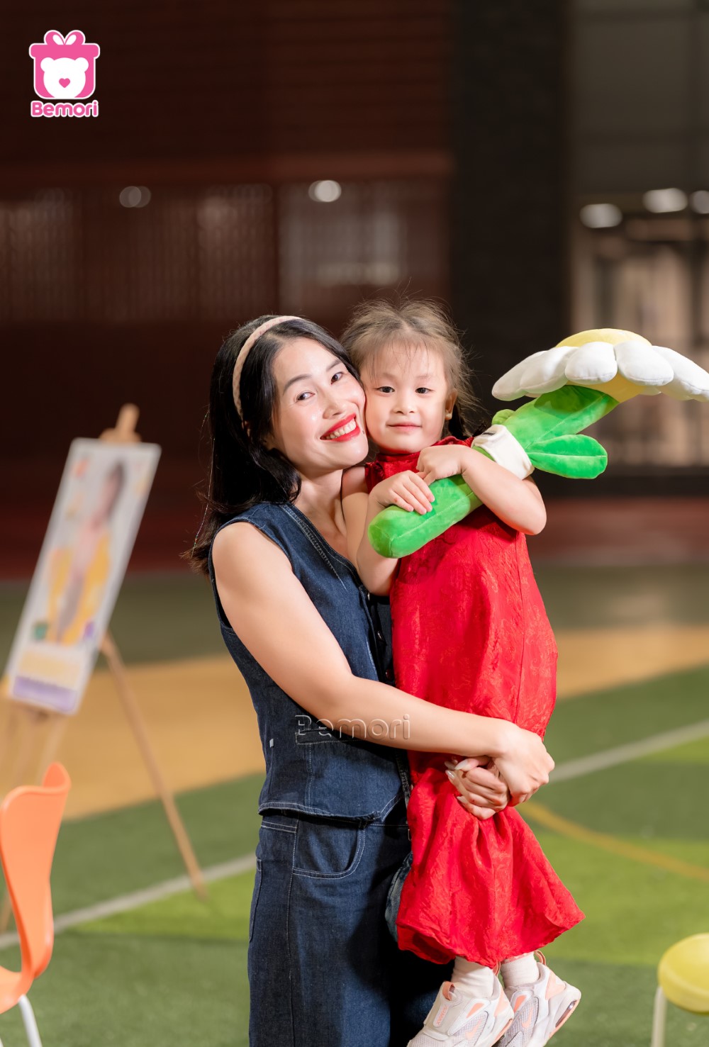 Dành tặng bó hoa daisy bông cho bông hoa nhỏ của Trường Học Siêu Sao