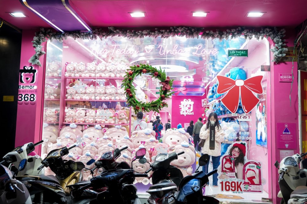 Cửa hàng Bemori lung linh mùa Giáng sinh