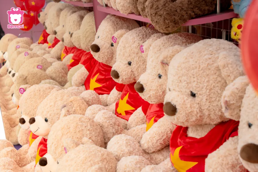 Những chú gấu bông Bemori mang màu cờ sắc áo rực rỡ
