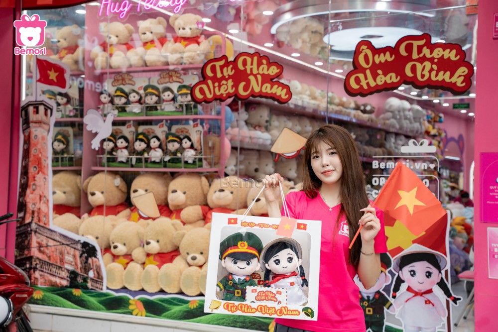 Shop gấu bông Bemori rực rỡ sắc cờ hoa dịp lễ 2/9