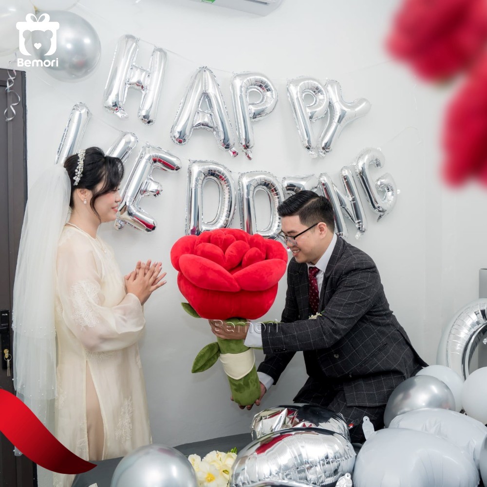 Bông hoa hồng khổng lồ Bemori được nhiều bạn trẻ yêu thích