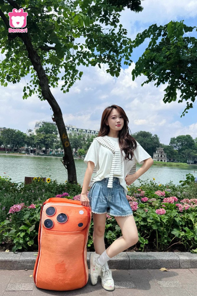 Check-in cùng chiếc điện thoại mới độc lạ