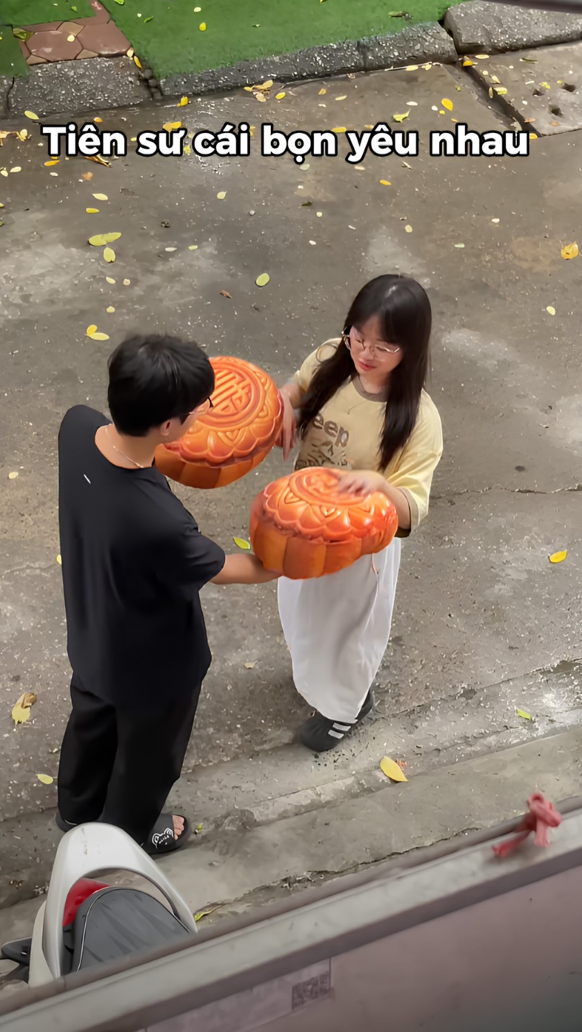Review gấu bông bánh Trung thu khổng lồ làm quà tặng bạn gái