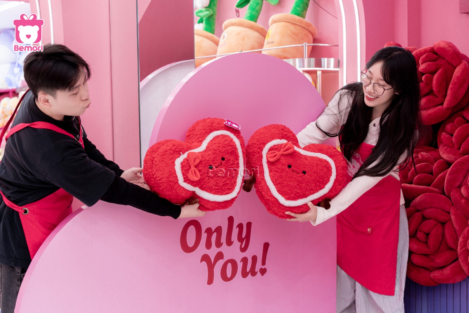 Gấu bông trái tim dành cho các cặp đôi yêu nhau