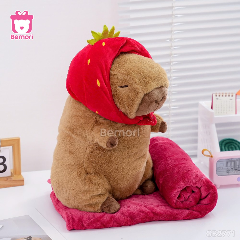 Gối Chăn Mền Capybara Đội Mũ Dâu