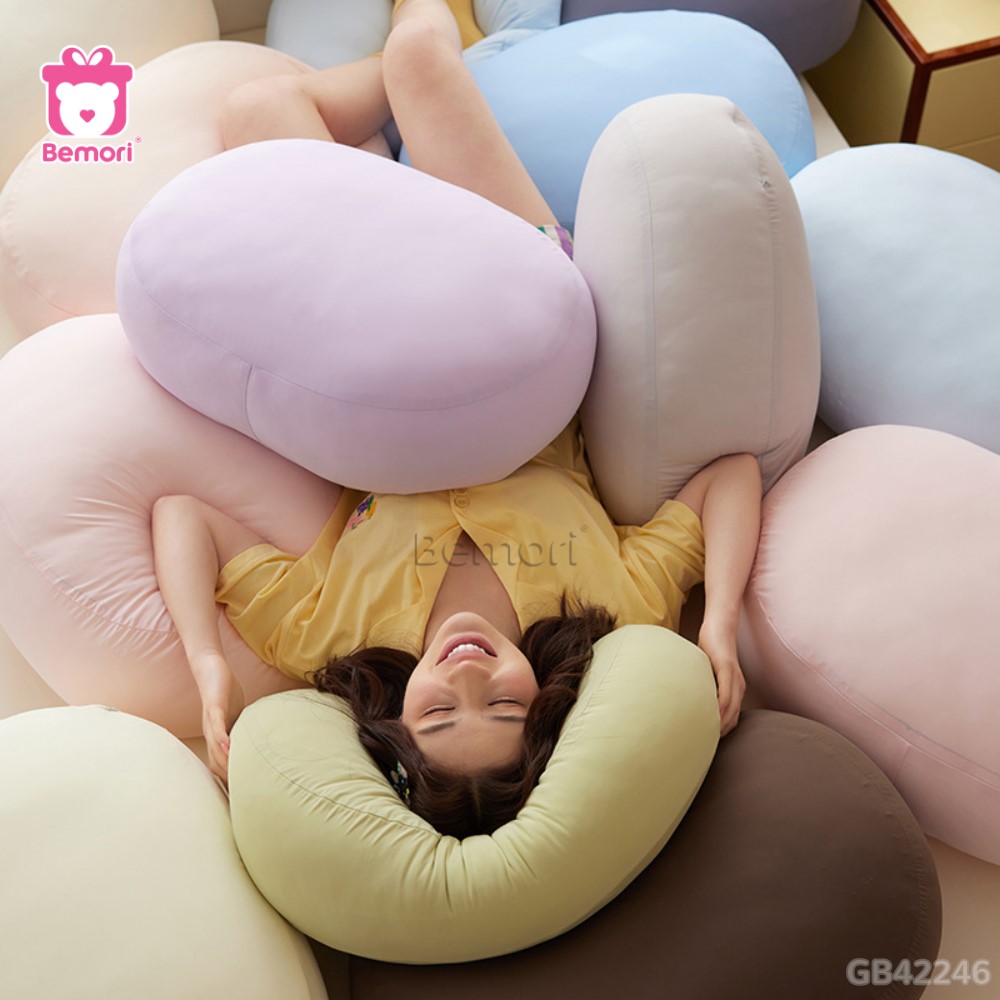 Chiếc gối ôm mang lại cảm giác mát dịu trong ngày hè nóng bức
